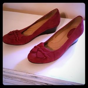 Pretty red flats with a slight wedge heel